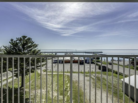 4th image of 7344 Huron Ave #302