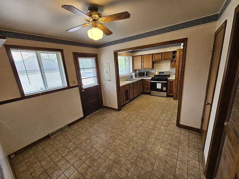 469 N Ridgeland Ave — Photo 4