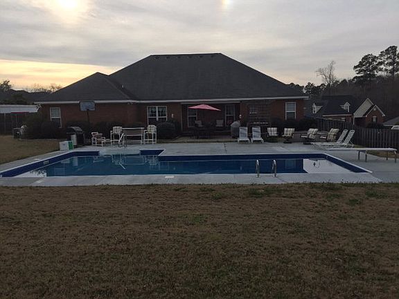 3rd image of 5058 Sussex Dr