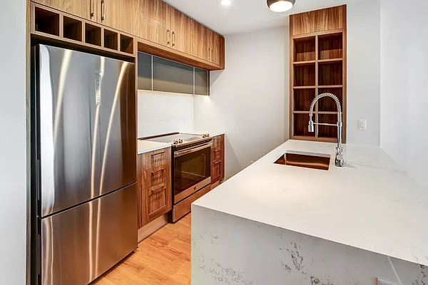 Rented by Artur Gutman, LREB | media 16