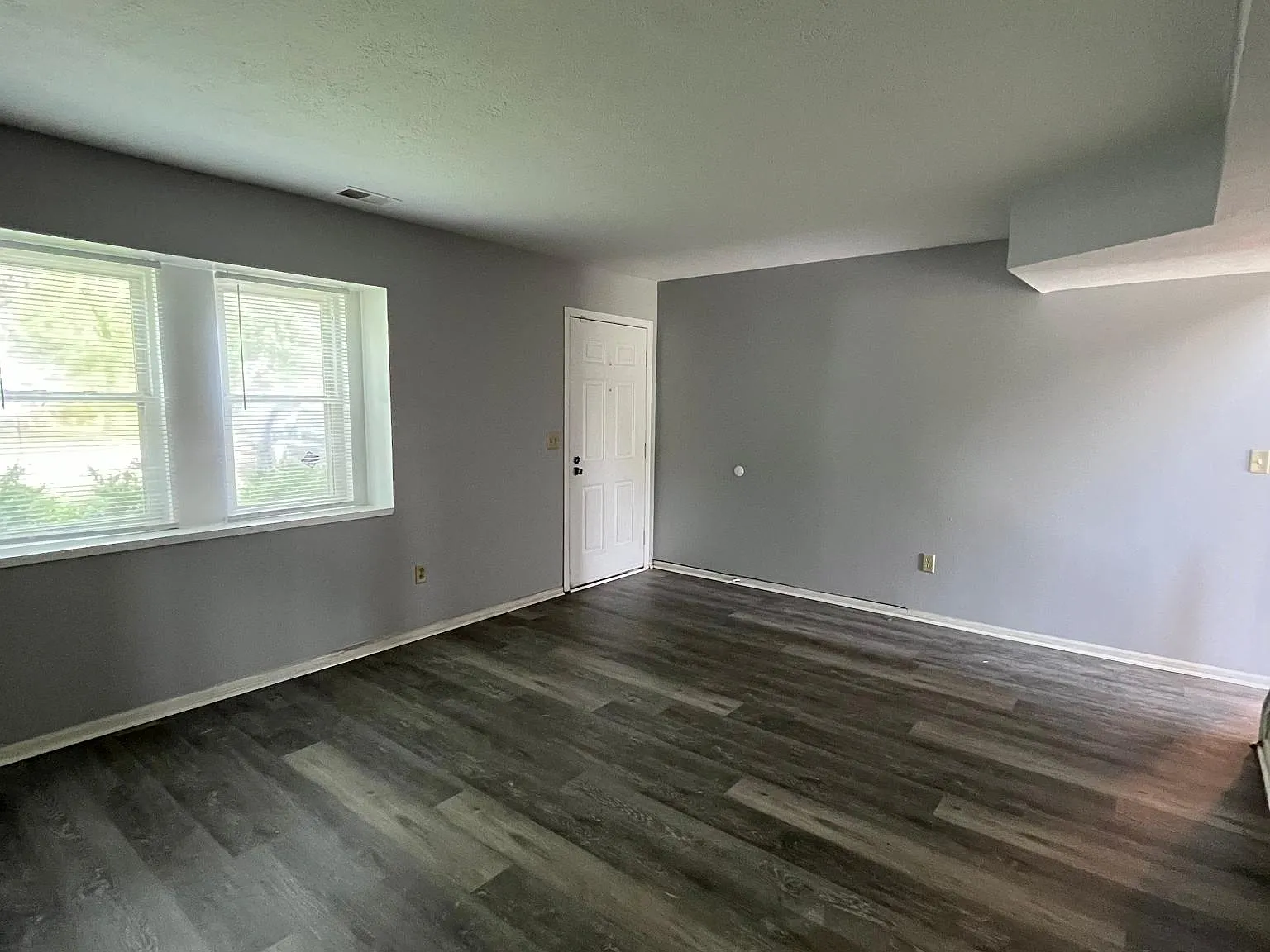 3 bed, 2.5 bath, 1360 sqft, $1,550 — Photo 4