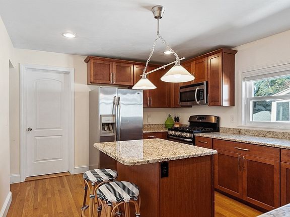 2nd image of 30-32 Unity Ave