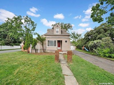 181 10th Avenue, West Babylon, NY, 11704