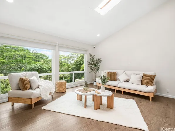 98-2033 Pahiolo St, Aiea, HI 96701