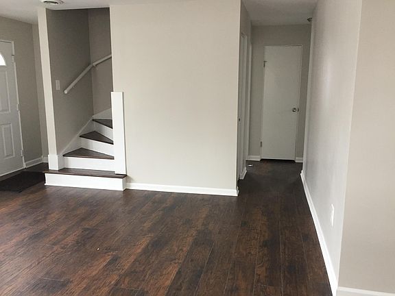 3rd image of 18246 Oakwood Ave
