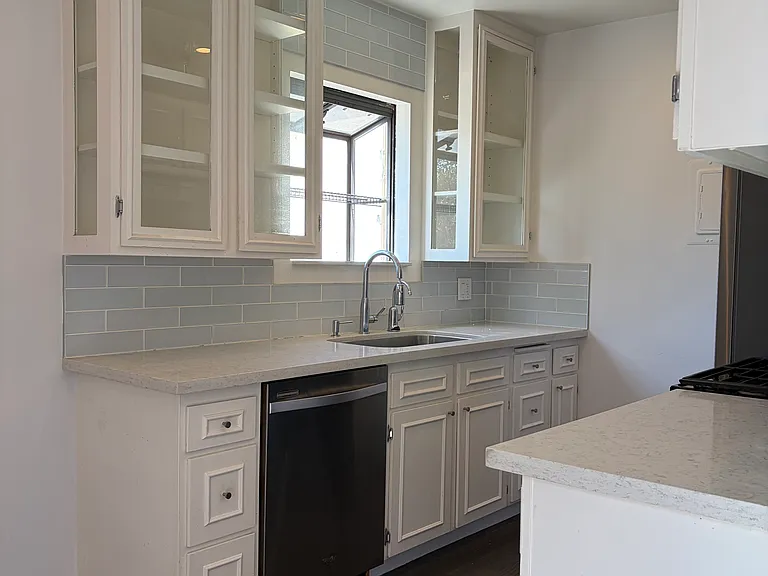 1400 N Hayworth Ave #11 — Photo 14