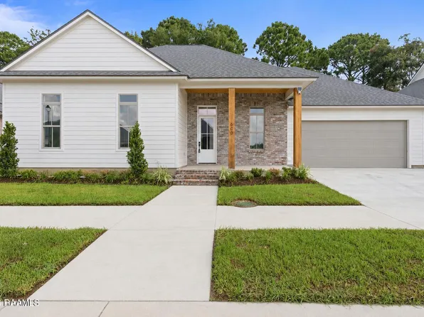 600 Traditions Dr, Lafayette, LA 70508