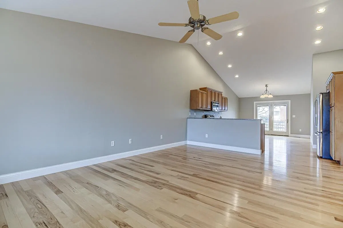 3 bed, 1500 sqft, $2,700 — Photo 2