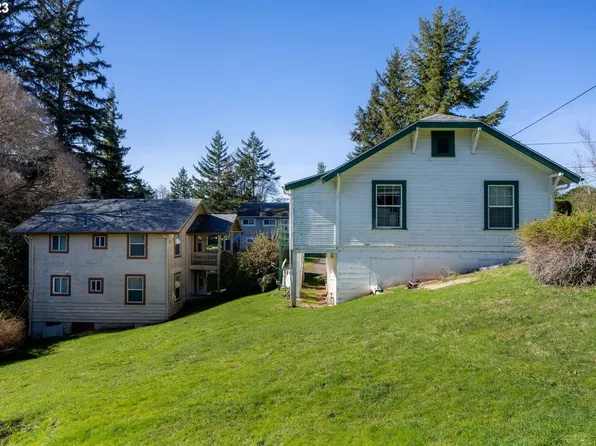 983-985 Oregon St, North Bend, OR 97459