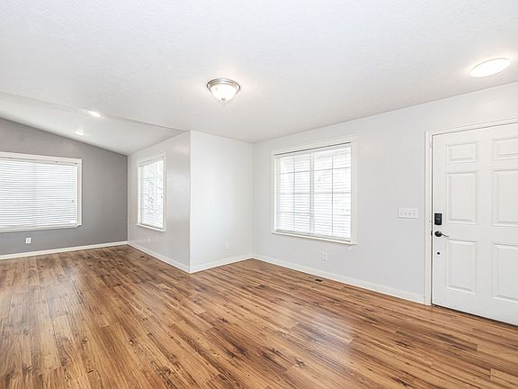 4th image of 569 Marie Way