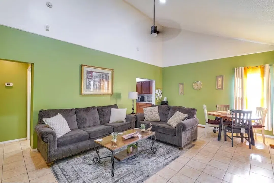 2 bed, 1000 sqft, $1,750 — Photo 1
