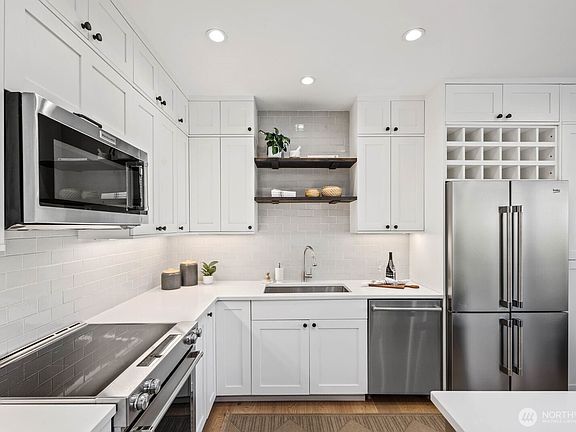 5th image of 2616 4th Avenue N #402
