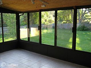 4th image of 15610 Sycamore Ln