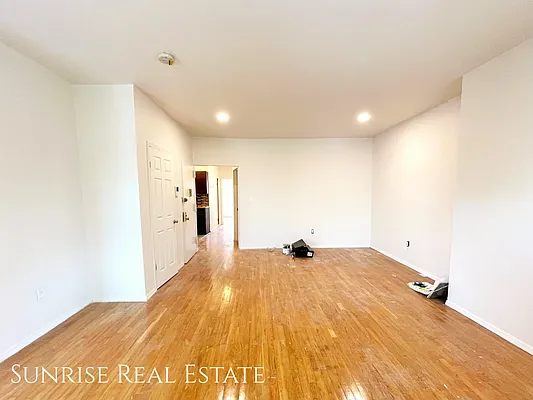 Rented by Sunrise Real Estate | media 47