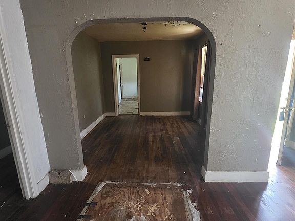 5th image of 103 Ray St