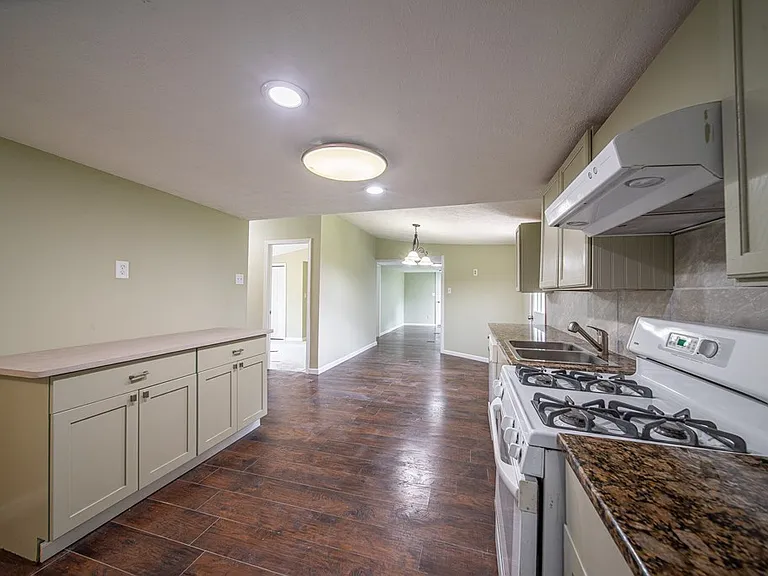 70 Shephard Dr — Photo 21