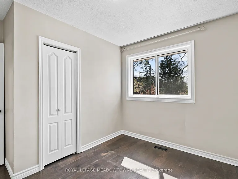 176 Longfield Rd #UPPER — Photo 17