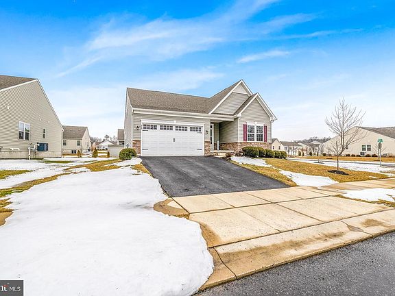 2nd image of 929 Robinson Rd