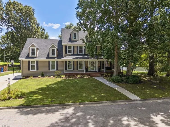 623 San Pedro Dr, Chesapeake, VA 23322