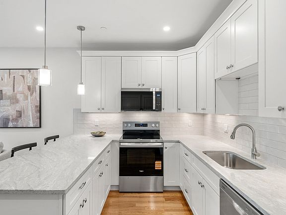 4th image of 9 Downer Ct #5