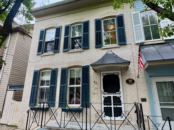 219 & 221 N Maple Ave, Martinsburg, WV
