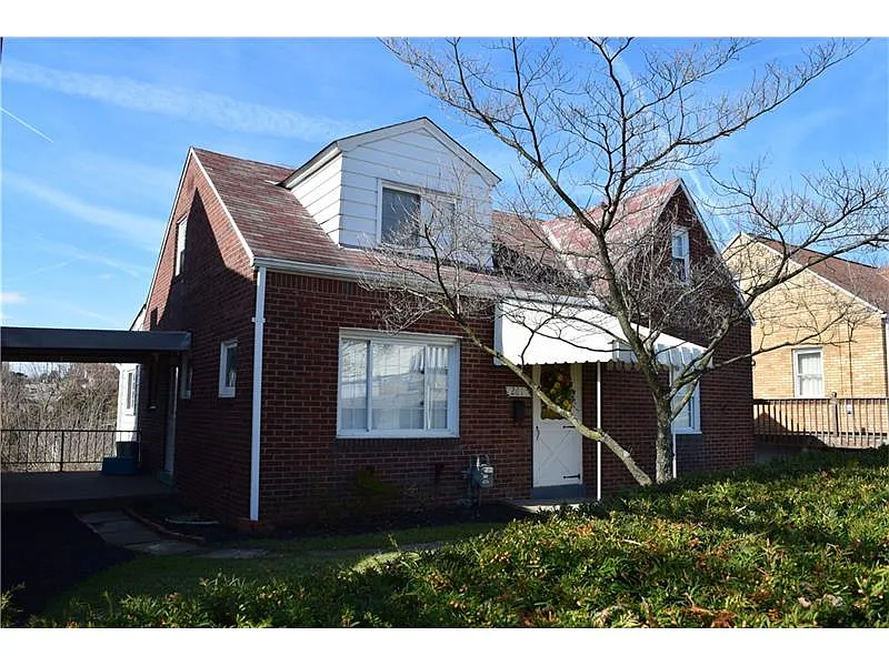 261 Joseph St photo 1