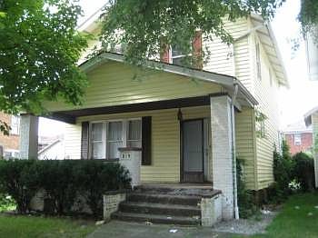 1st image of 819 Rosswell Ave
