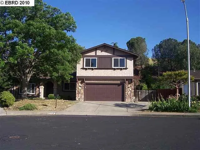 2339 Peachtree Cir photo 1