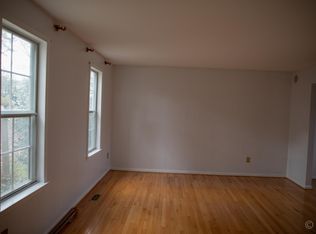 4303 Tartan Oak Ct, Fairfax, VA 22032