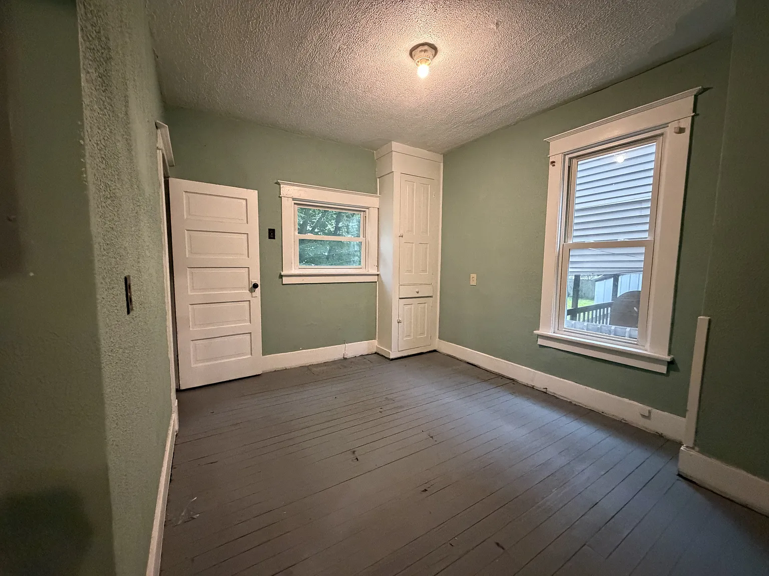 512 W Marion St — Photo 3