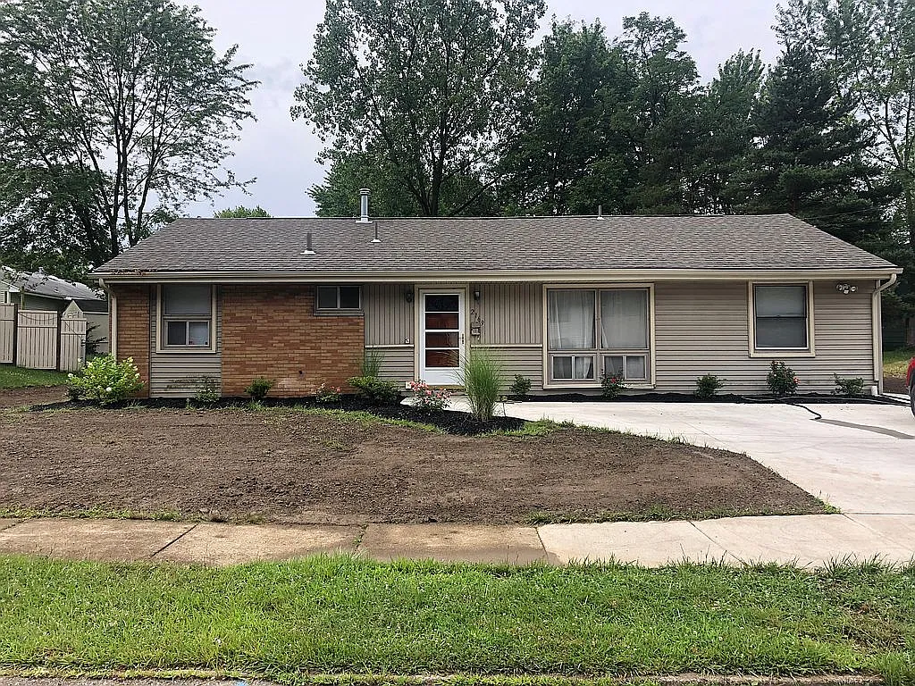 2169 Windsor Ave photo 1