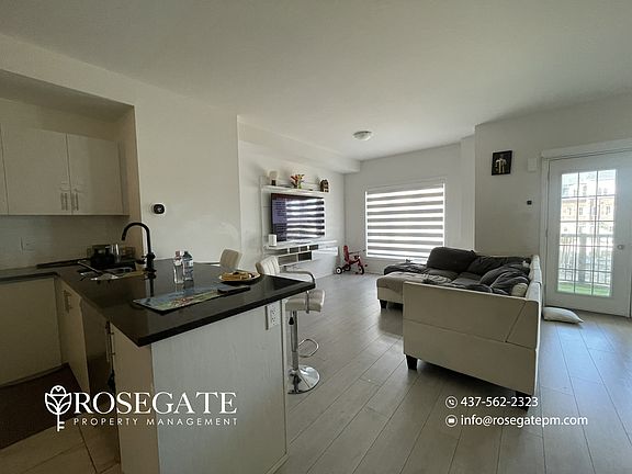 4th image of 677 Park Rd N #127