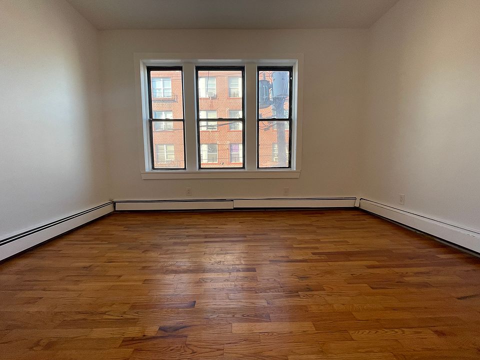 2nd image of 196 Clinton Ave #21E