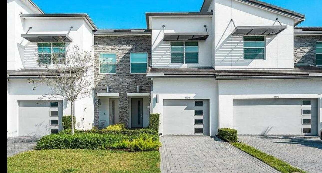 3 bed, 2.5 bath, 1708 sqft, $3,500 — Photo 4