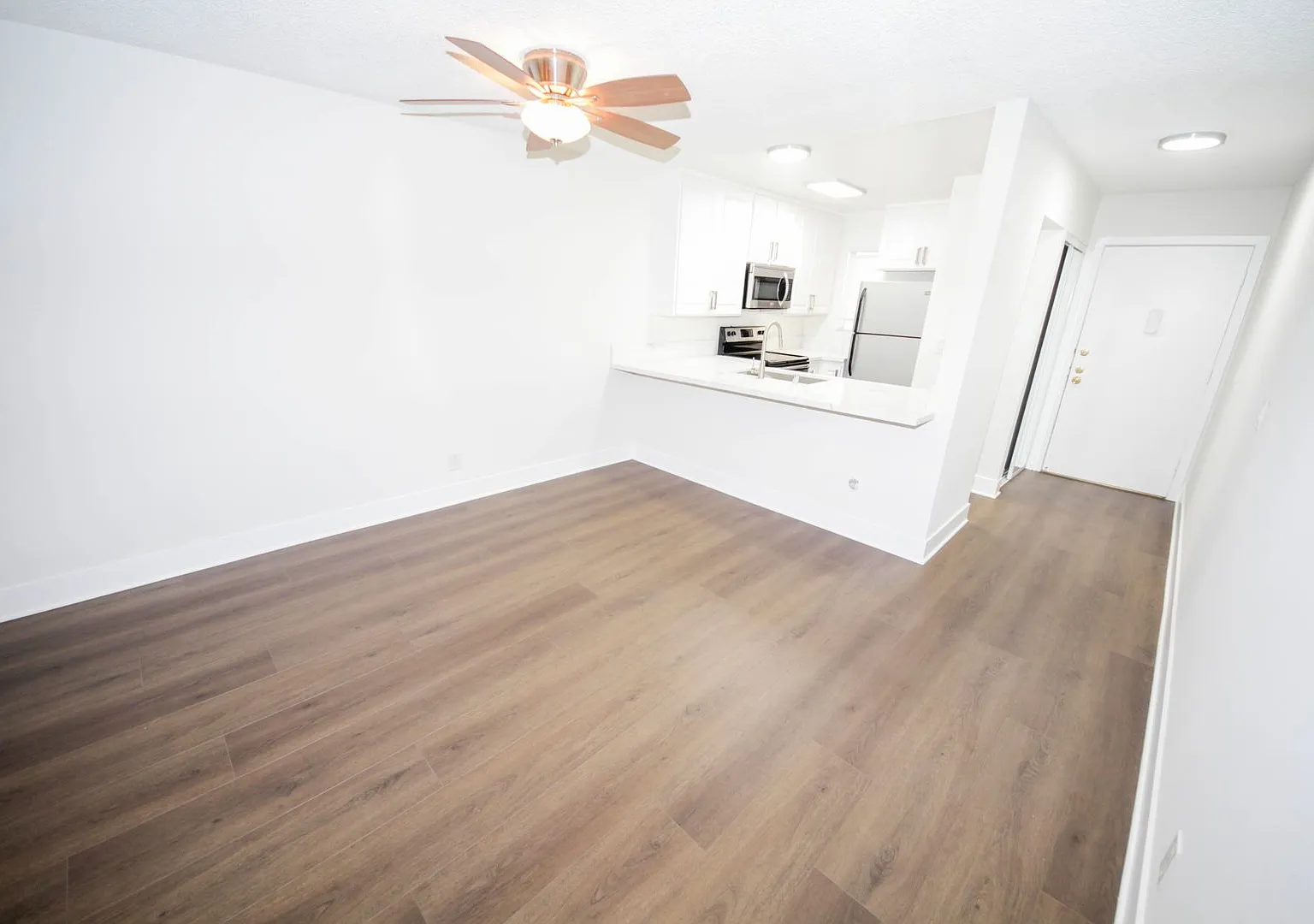 Sixth Street Apartments — Photo 3