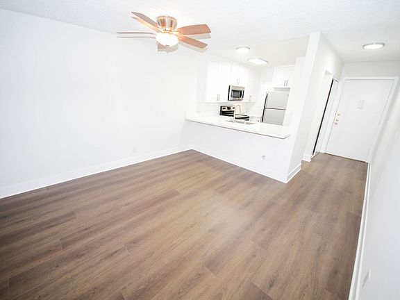3rd image of 1137 6th St APT 202