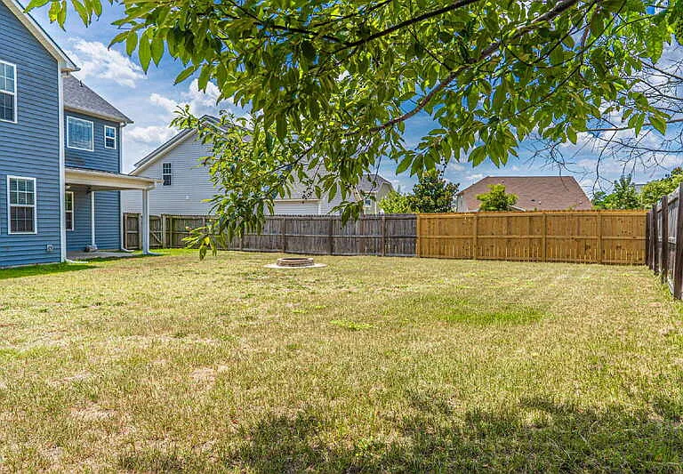 216 Tipperary St — Photo 33