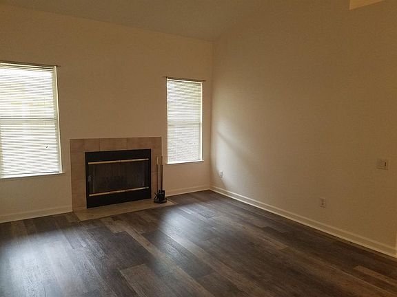 5th image of 907 Duncan Cir