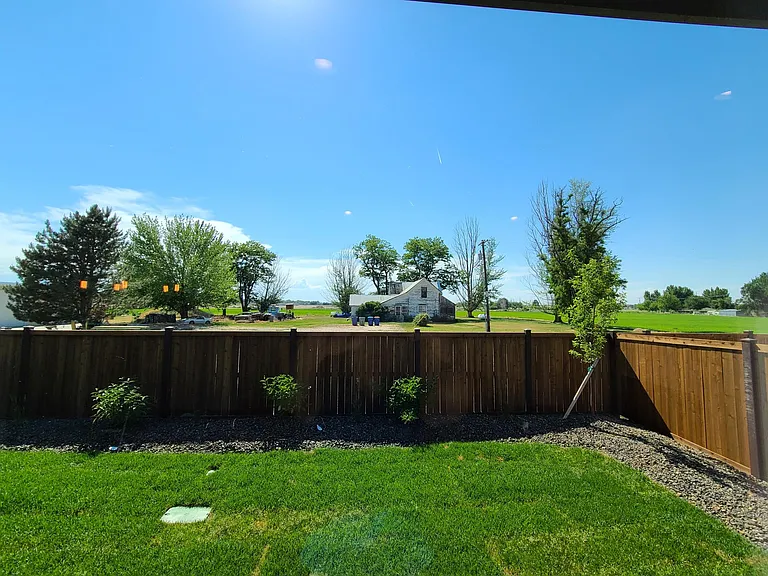 409 S Hamlin Ln — Photo 41