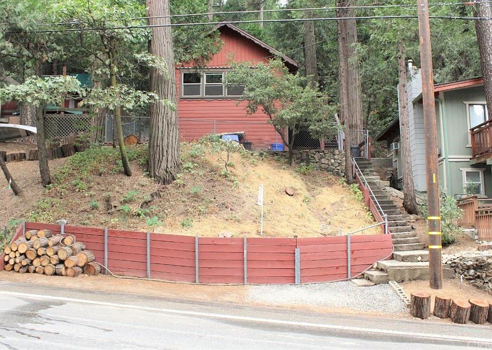 1st image of 770 Fern Dr