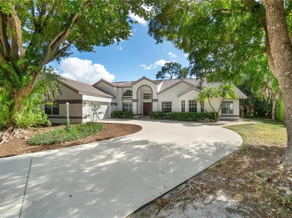 348 Wimbledon LN, NAPLES, FL 34104