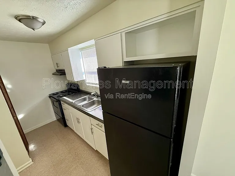 5504 Lodema Way #4 — Photo 7