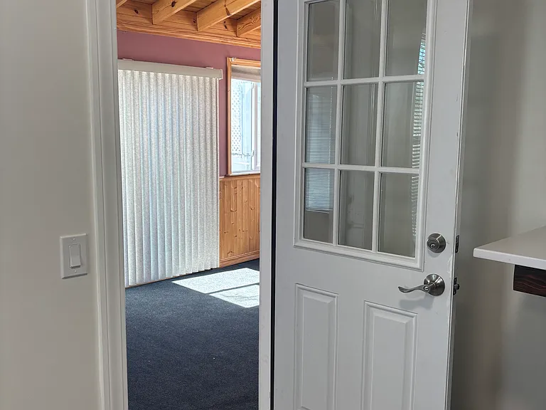 29 Tampa Ave #1 — Photo 9
