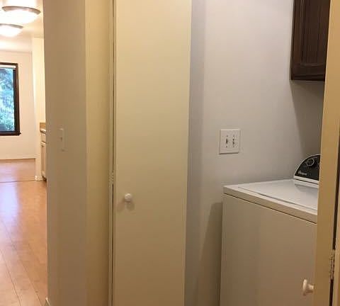 5th image of 1090 Blue Heron Ave NE