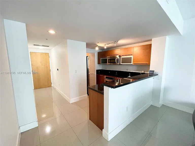 253 NE 2nd St #2506 — Photo 14