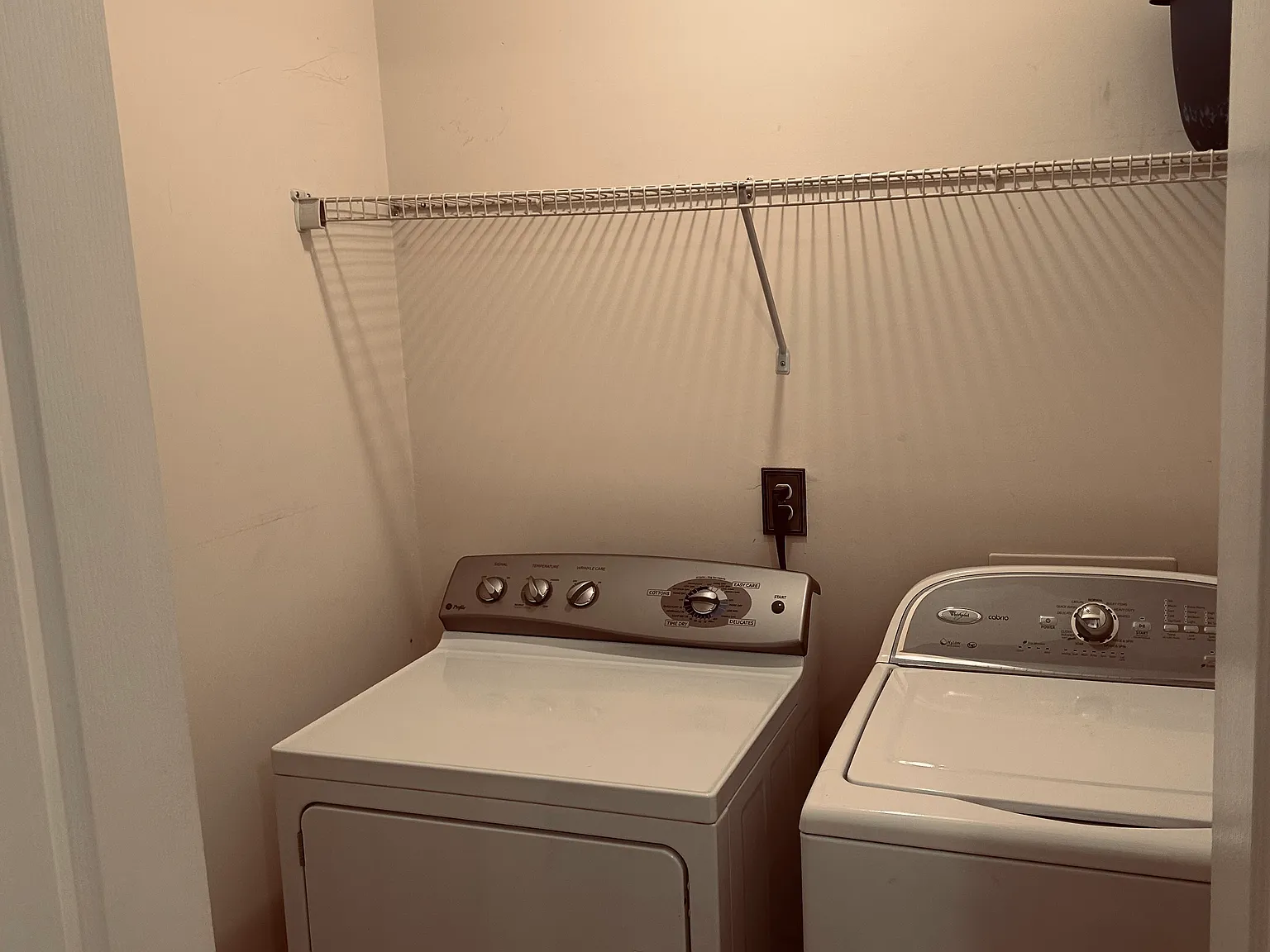 2 bed, 1.5 bath, 1192 sqft, $2,000 — Photo 1
