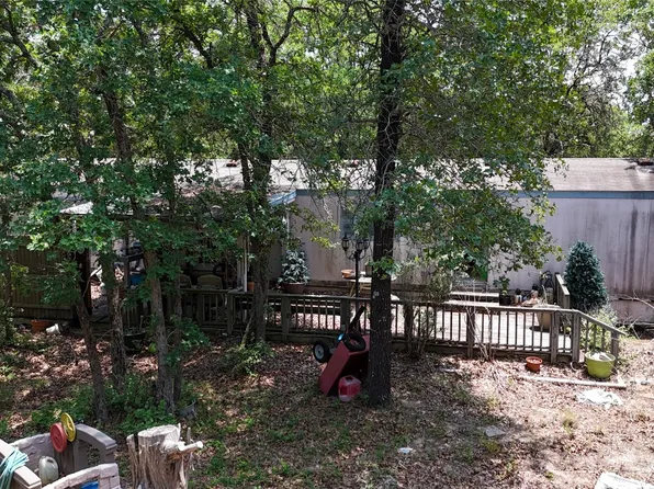 642 Hidden Oaks Dr, Elgin, TX 78621