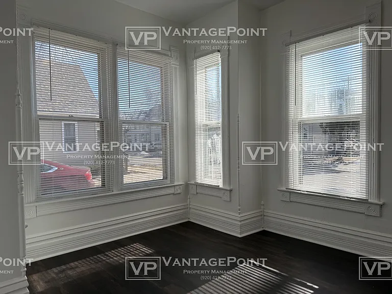 131 S Ashland Ave — Photo 10