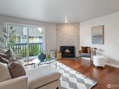 16817 Larch Way #C206, Lynnwood, WA, 98037