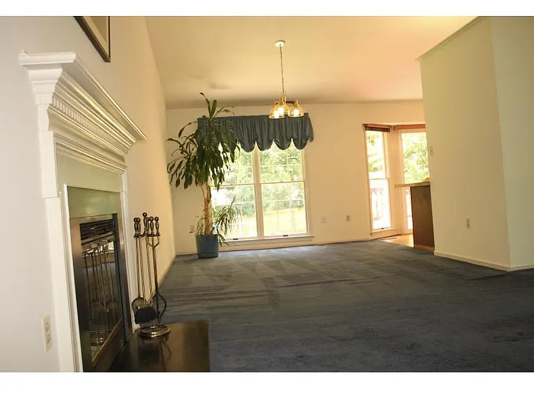 4106 Woodland Dr — Photo 2